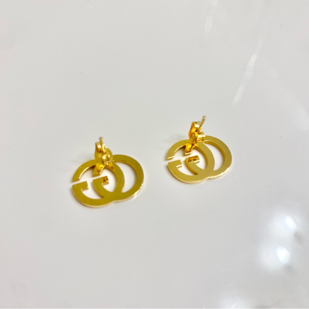 NEW G G initial earrings in gold tone - Picture 5 of 7